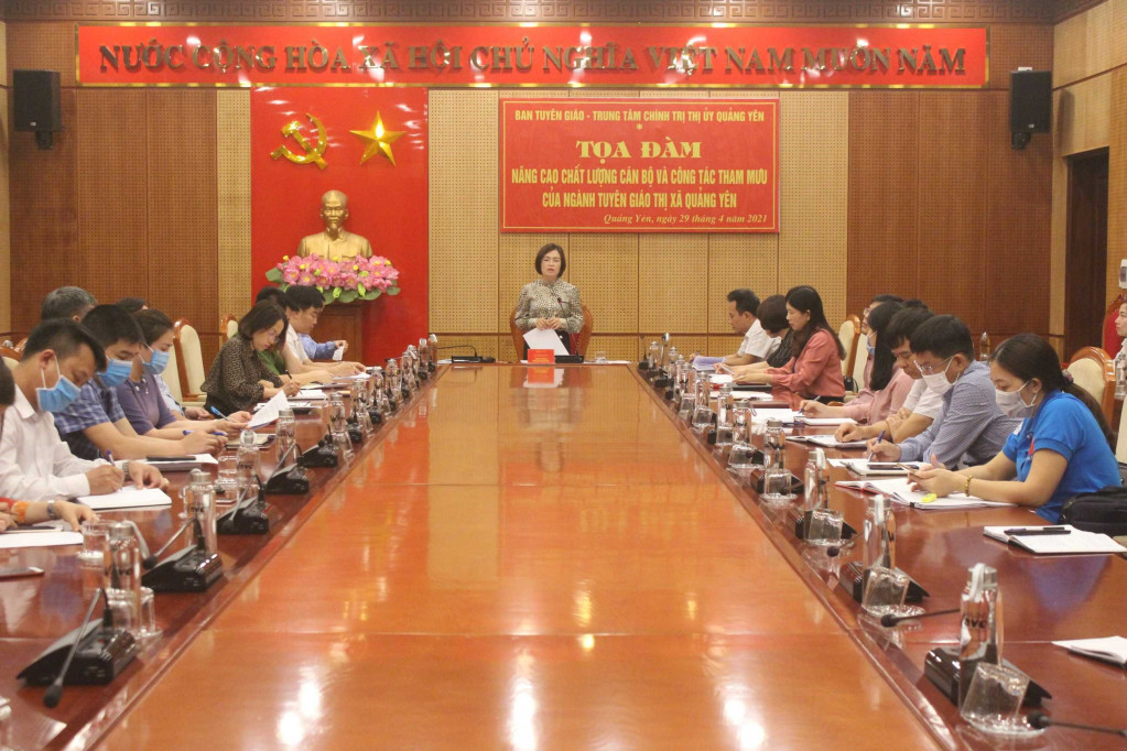 TX Quảng Yên tổ chức Tọa đàm “Nâng cao chất lượng cán bộ và công tác tham mưu của ngành Tuyên giáo năm 2021”.