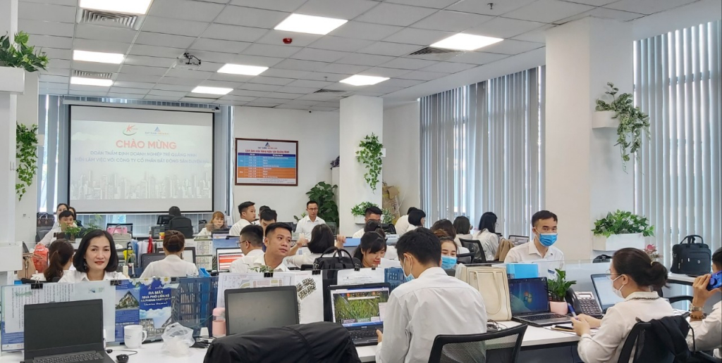  Công ty CP Bất động sản Duyên Hải ngày càng phát triển dưới sự điều hành của Giám đốc Nguyễn Văn Văn.