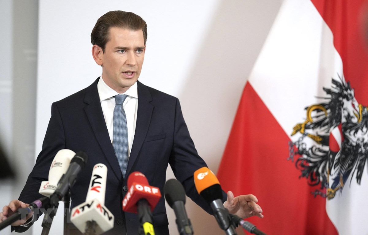 Thủ tướng Áo Sebastian Kurz trong cuộc họp báo về khủng hoảng Chính phủ, tại Vienna, ngày 8/10/2021. (Ảnh: AFP/TTXVN)