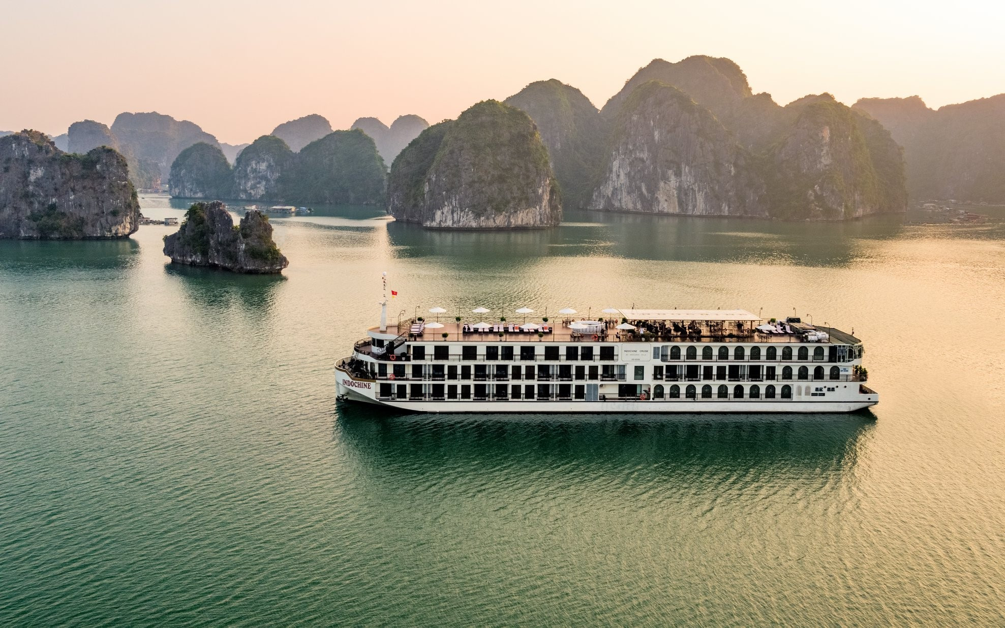 Vietnam luxury cruises that offer world-class services