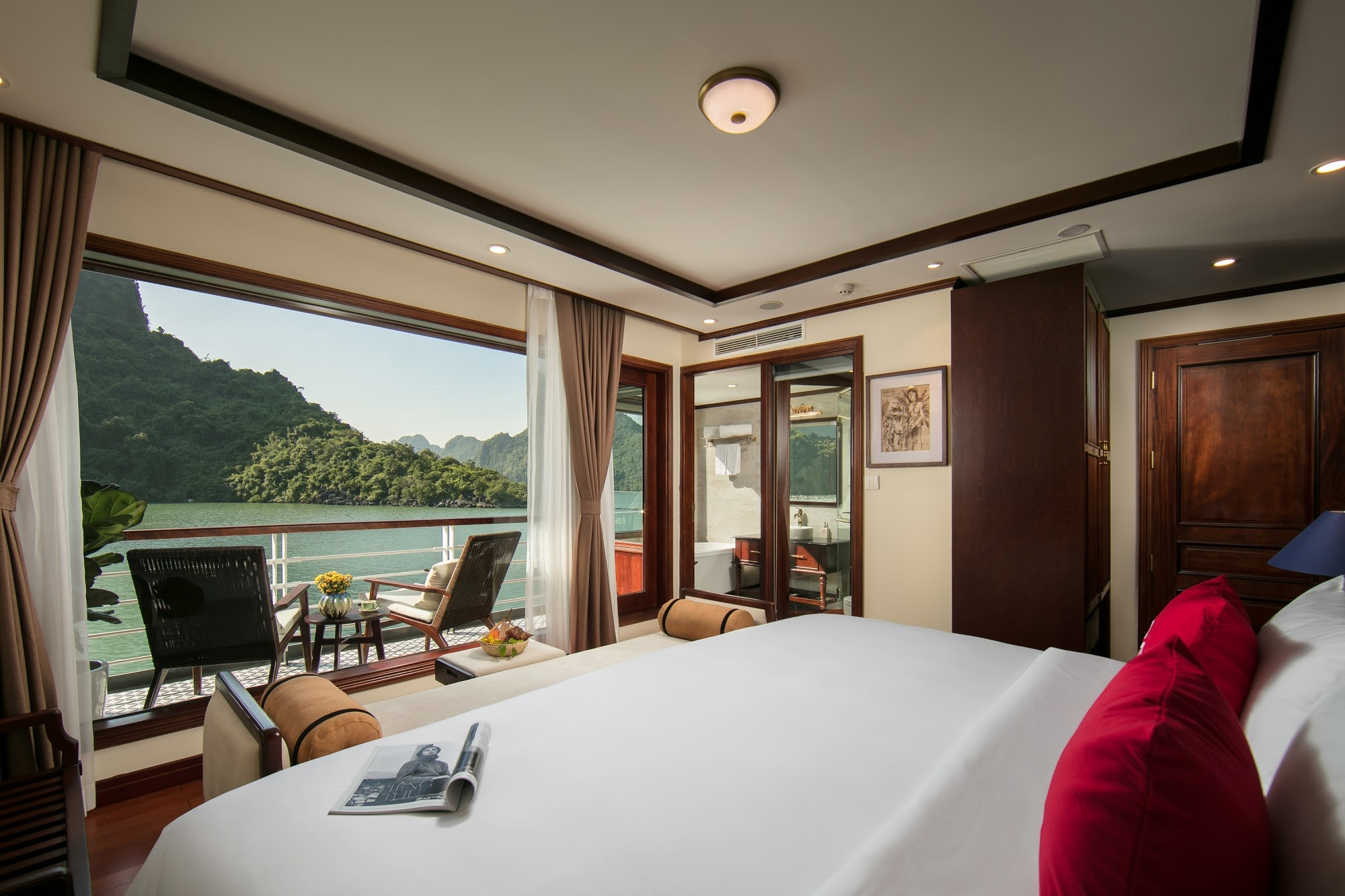 Vietnam luxury cruises that offer world-class services