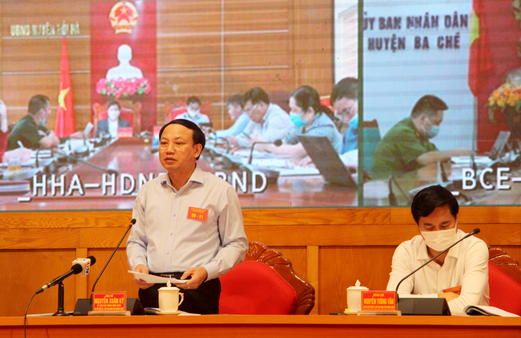 Đồng chí Nguyễn Xuân Ký, Bí thư Tỉnh ủy, Chủ tịch HĐND tỉnh, phát biểu chỉ đạo vận hành cơ chế ứng phó siêu bão và tìm kiếm cứu nạn.