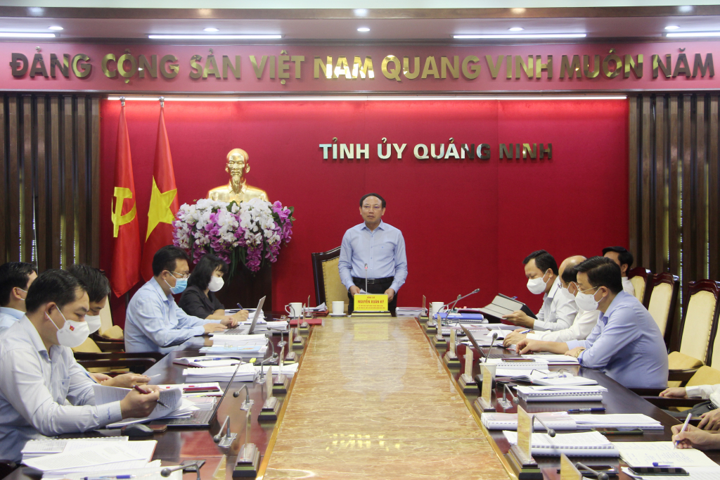 Đồng chí Nguyễn Xuân Ký, Ủy viên Trung ương Đảng, Bí thư Tỉnh ủy, Chủ tịch HĐND tỉnh kết luận hội nghị.