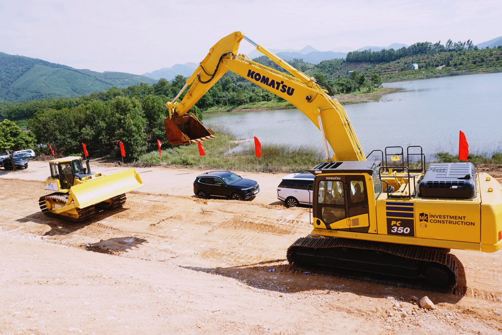 Nhà đầu tư huy động phương tiện, thiết bị triển khai dự án ngay sau lễ khởi công.