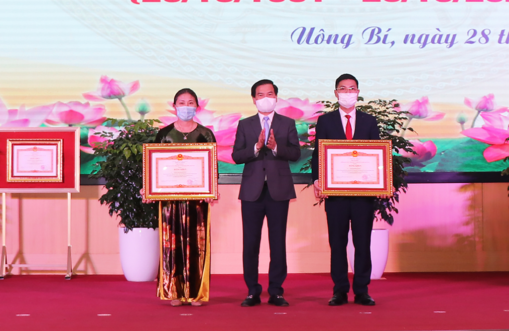 4 cá nhân có thành tích xuất sắc được nhận bằng khen của Thủ tướng Chính phủ.