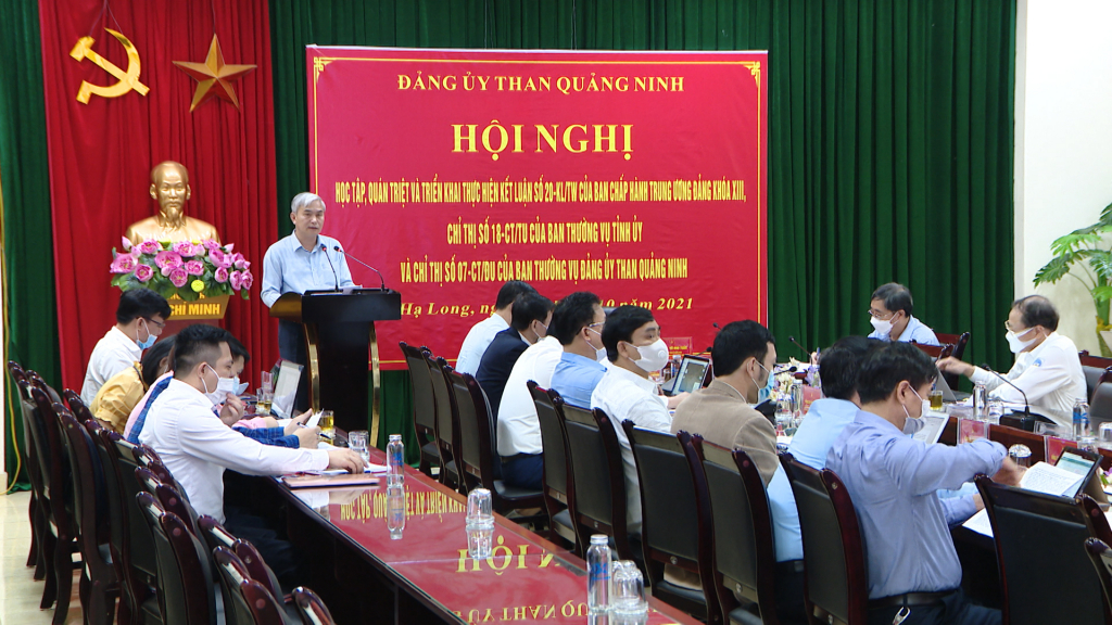 Đồng chí Vũ Anh Tuấn, Ủy viên Ban Thường vụ Tỉnh ủy, Bí thư Đảng ủy Than Quảng Ninh, Phó Tổng giám đốc Tập đoàn TKV quán triệt các Kết luận, Chỉ thị