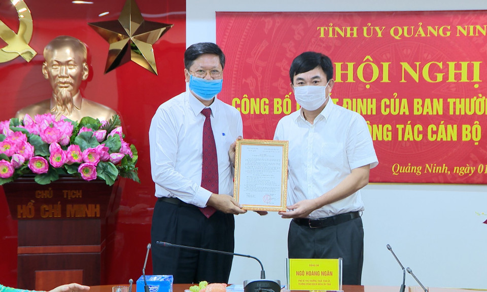 Trao quyết định nghỉ hưu cho Phó trưởng Ban Tuyên giáo Tỉnh ủy