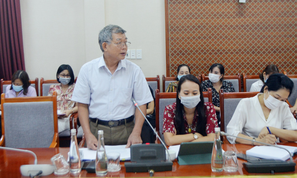 Phó Trưởng Đoàn ĐBQH tỉnh Nguyễn Thị Thu Hà tiếp xúc cử tri tại huyện Vân Đồn