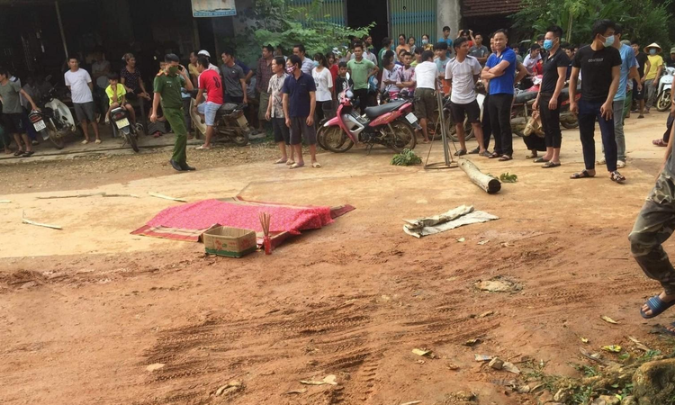 Đâm chết bạn vì xích mích trên bàn bida
