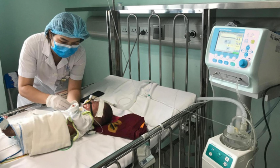 Nguy cơ trẻ mắc bệnh truyền nhiễm khi giao mùa