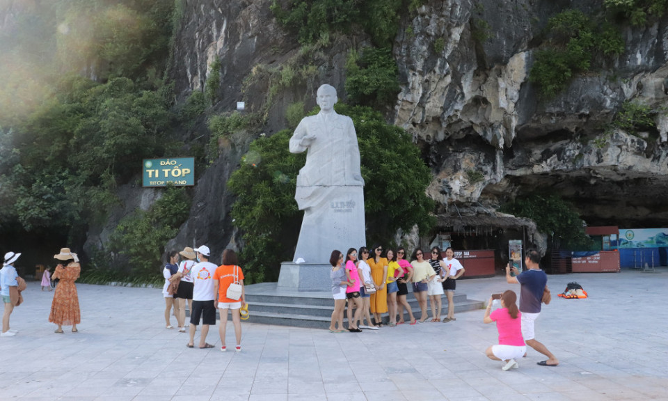 Kích cầu du lịch