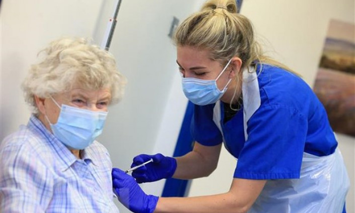 Tìm hiểu về vaccine, sự suy giảm kháng thể và bộ nhớ hệ miễn dịch