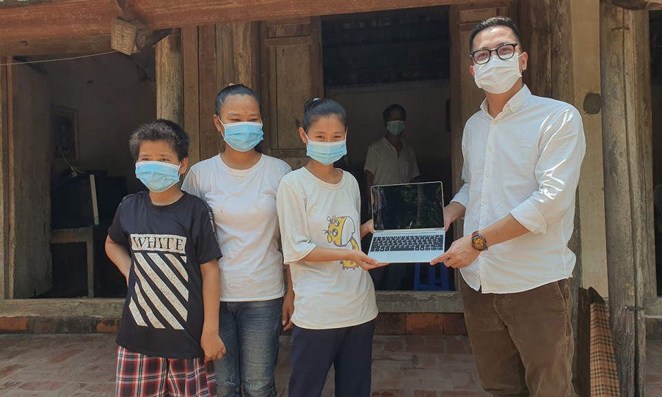 Hỗ trợ học sinh, sinh viên có hoàn cảnh khó khăn mua máy tính học trực tuyến