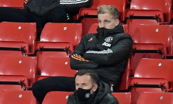 Vấn đề của Van de Beek tại Man Utd
