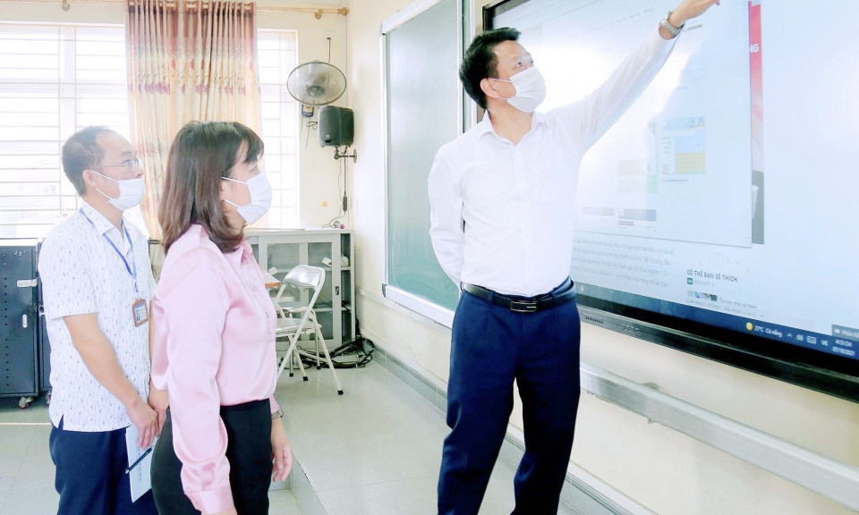 Giám sát kết quả triển khai việc dạy và học ngoại ngữ trên địa bàn TX Đông Triều