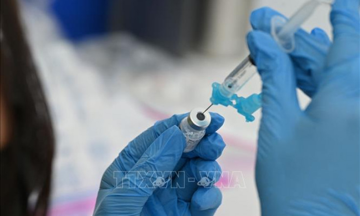 CDC Mỹ thúc giục người dân tiêm phòng cả COVID-19 và bệnh cúm mùa