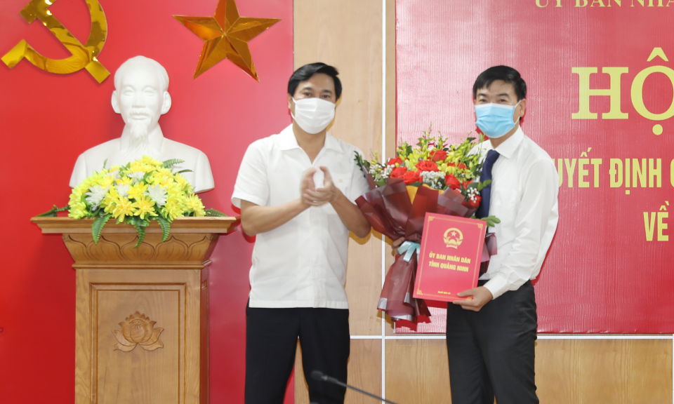 Trao quyết định bổ nhiệm lãnh đạo một số sở, ngành