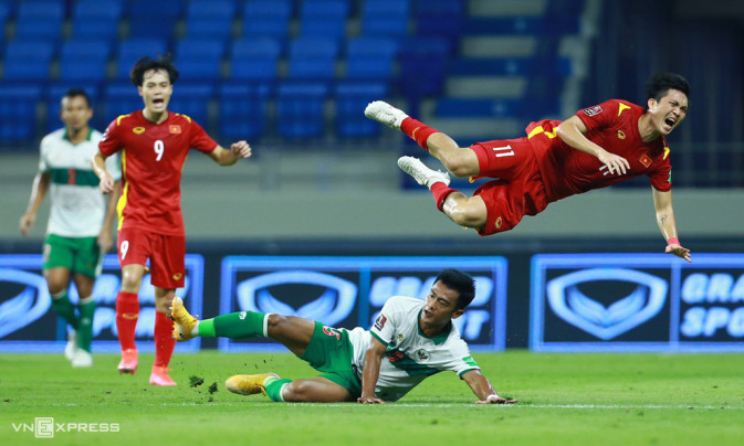 Tiền vệ Tuấn Anh lại chấn thương