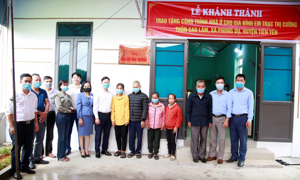 Tiên Yên trao nhà tình thương cho học sinh nghèo