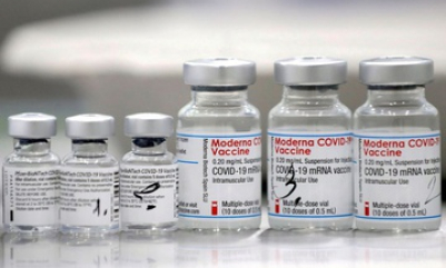 Mỹ công bố dữ liệu về hiệu quả khi tiêm trộn vaccine J&J và Moderna