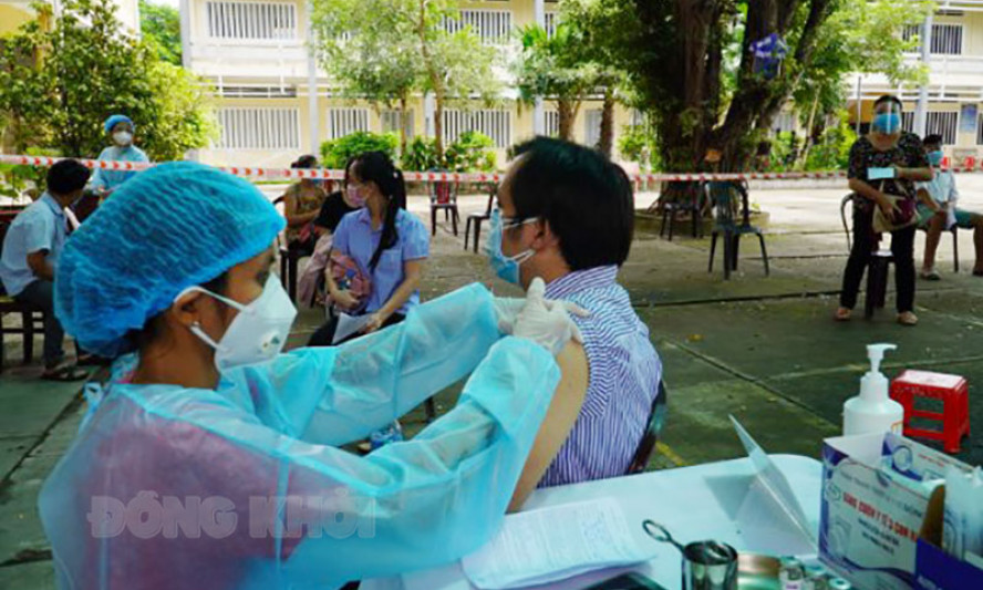 Tiêm vaccine phòng COVID-19 gần chạm mốc 60 triệu liều