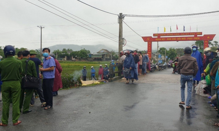Phát hiện thi thể nam thanh niên bên đường, nghi bị TNGT