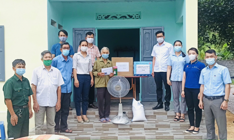 Đồng hành cùng phụ nữ khó khăn