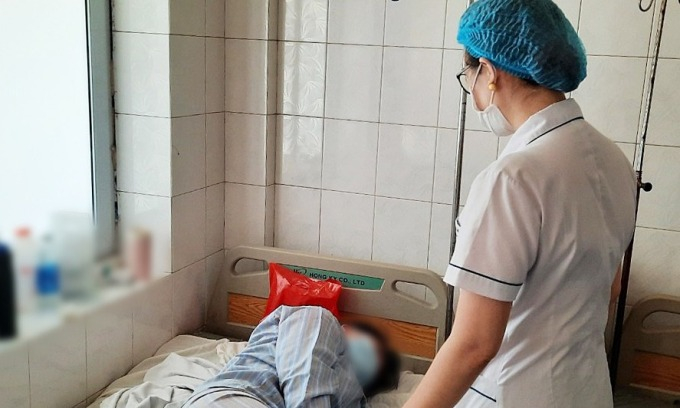 Sốt xuất huyết khi nào cần vào viện