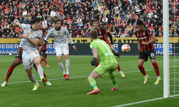 Bayern ghi 5 bàn trong 37 phút