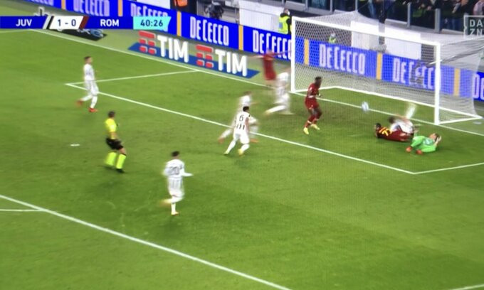 Trọng tài ngăn bàn thắng của Roma trước Juventus