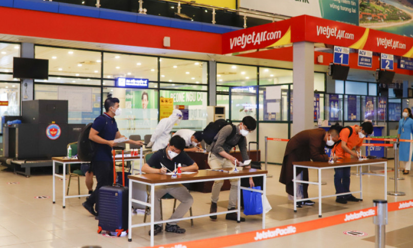 Du khách, công ty du lịch lúng túng trước quy định của địa phương