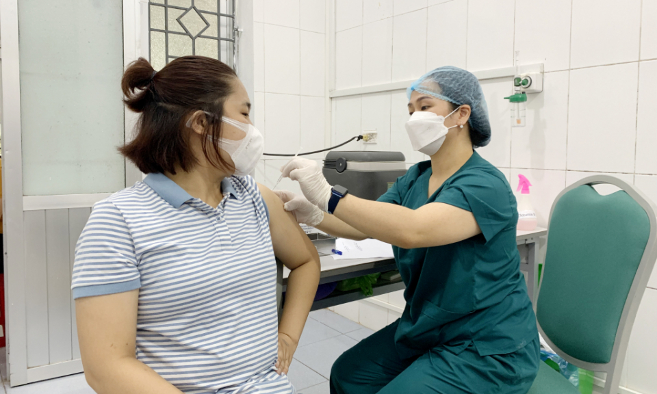 Tăng cường lãnh đạo, chỉ đạo triển khai Chiến lược tổng thể thích ứng an toàn, linh hoạt, kiểm soát hiệu quả dịch COVID-19 và ổn định KT-XH, giữ vững đà tăng trưởng