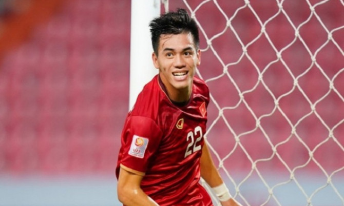 Tiến Linh nhận danh hiệu từ AFC sau 2 trận tại VL World Cup tháng 10