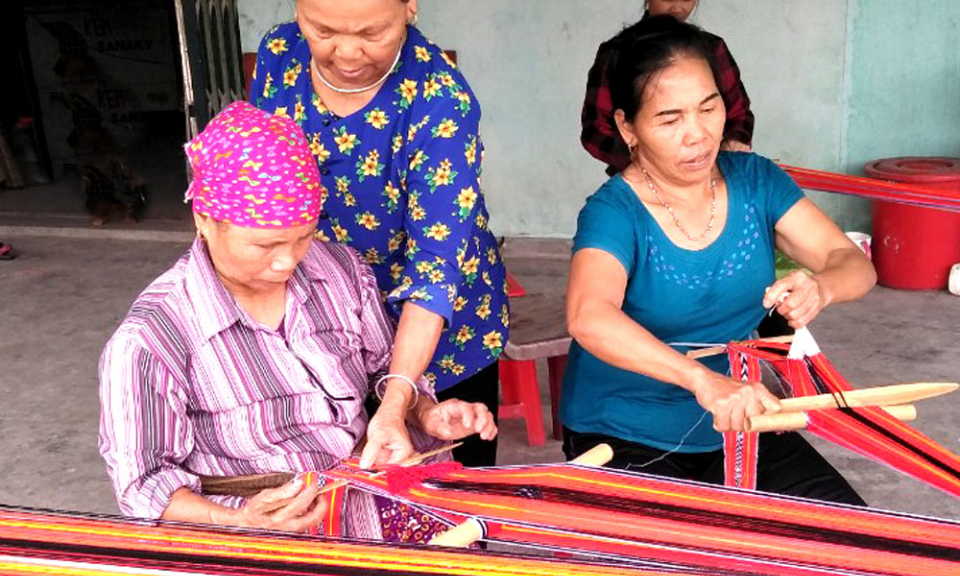 Bảo tồn văn hóa người Dao ở dưới chân núi Yên Tử