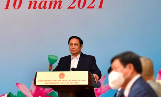 PM commends health workers’ contributions and sacrifices to COVID-19 fight