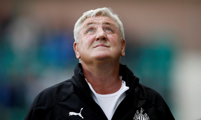 Newcastle sa thải HLV Bruce