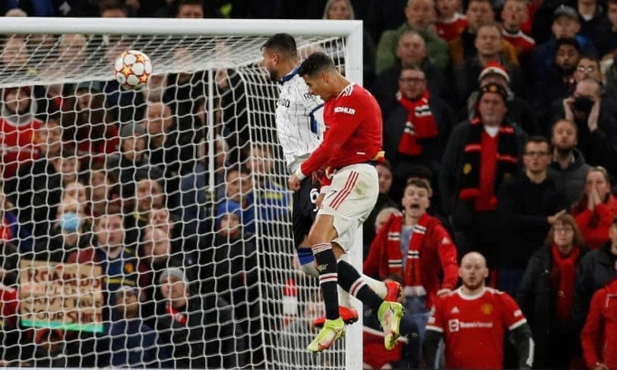 Ronaldo giúp Man Utd thắng ngược