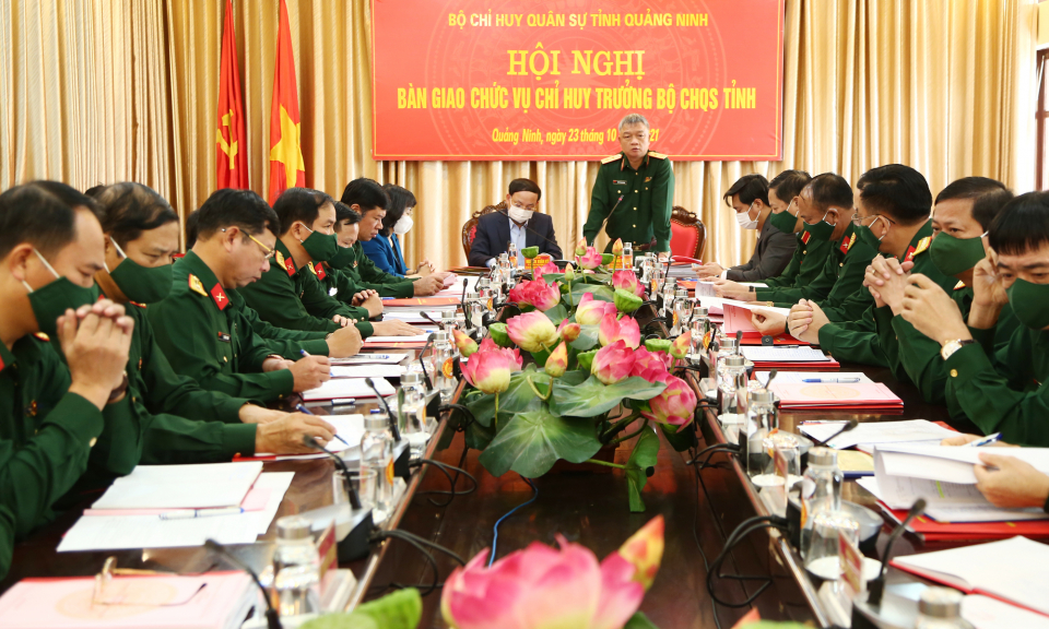 Bàn giao chức vụ Chỉ huy trưởng Bộ CHQS tỉnh Quảng Ninh