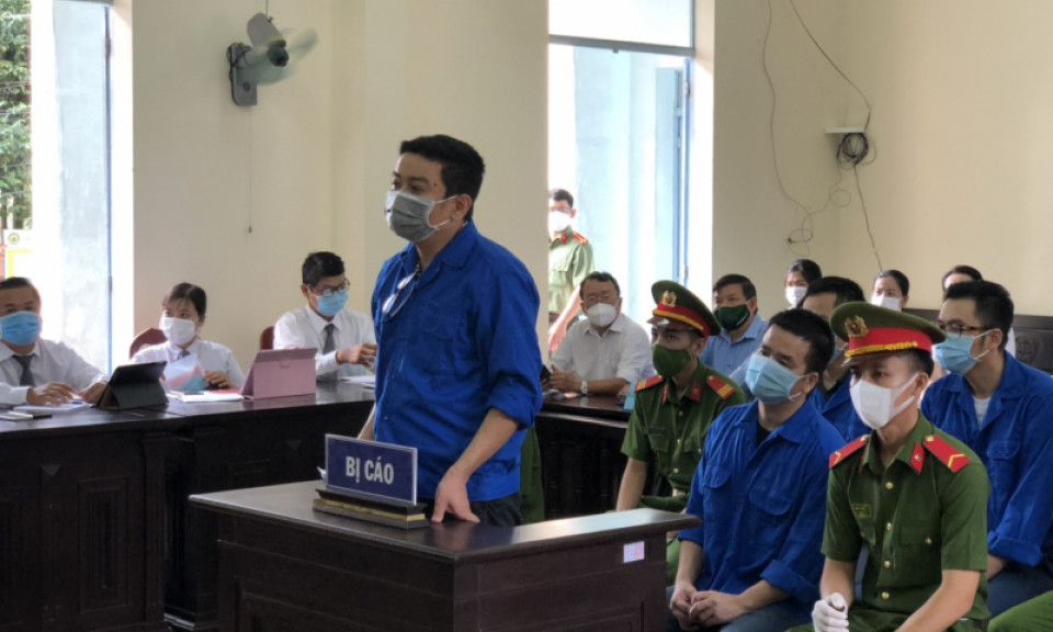 Trương Châu Hữu Danh và nhóm “Báo Sạch” hầu tòa