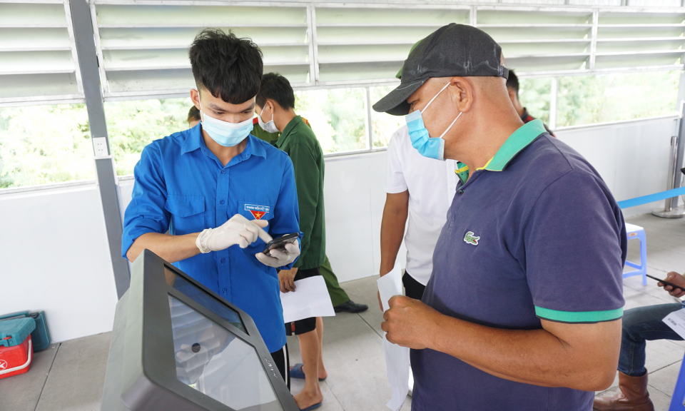 Thay đổi tư duy và phương pháp chống dịch trong tình hình mới