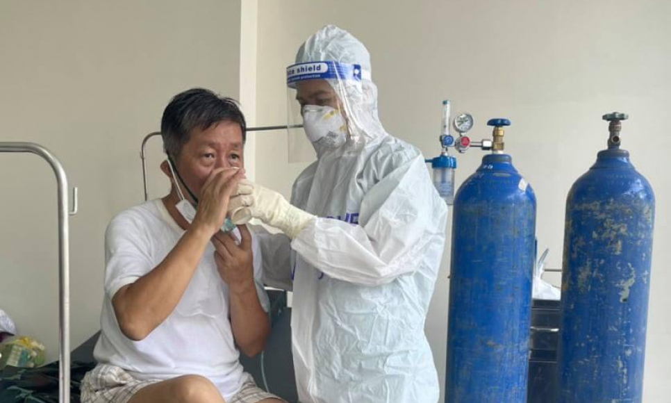 Họ là những điều dưỡng viên, kỹ thuật viên...