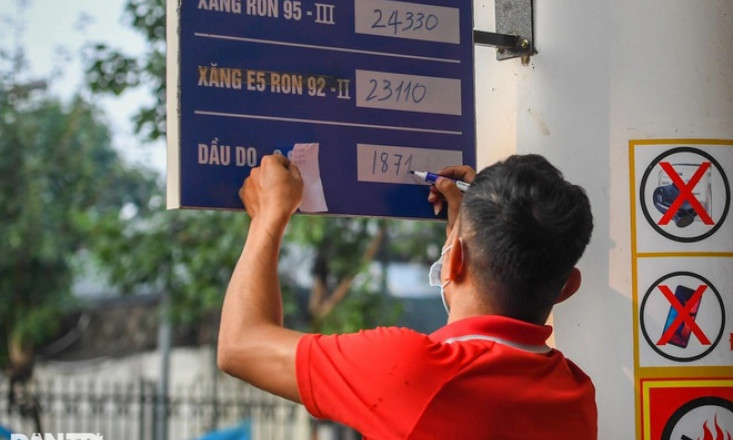Xăng dầu tăng sốc: Làm thế nào để kìm giá, hạ nhiệt?