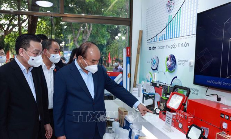 Chủ tịch nước thăm các doanh nghiệp tiêu biểu do người cao tuổi quản lý, điều hành