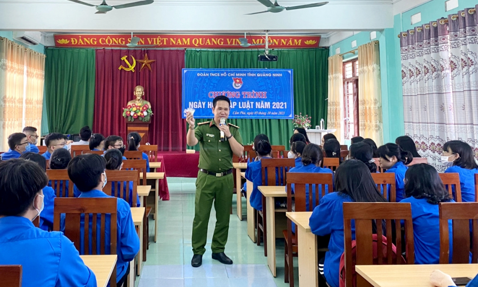 Phát huy sức trẻ trong đấu tranh phòng, chống ma túy