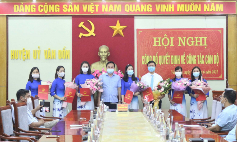 Các nghị quyết sớm “bén rễ” vào cuộc sống