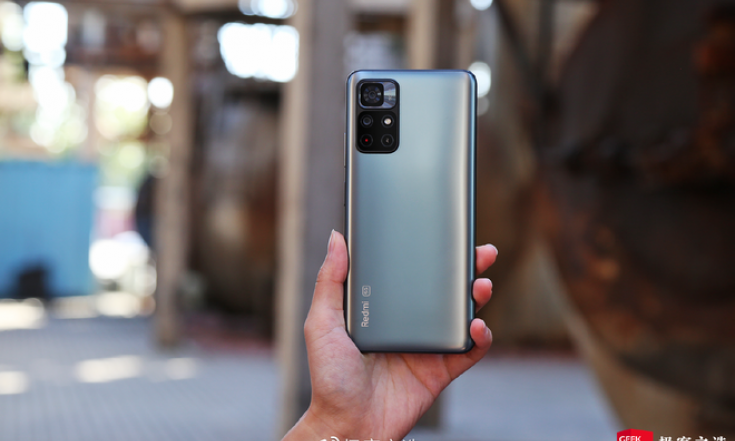 Redmi Note 11 series ra mắt: Thiết kế vuông như iPhone, dùng chip Dimensity 920 mới, sạc nhanh 120W, giá từ 4.2 triệu đồng