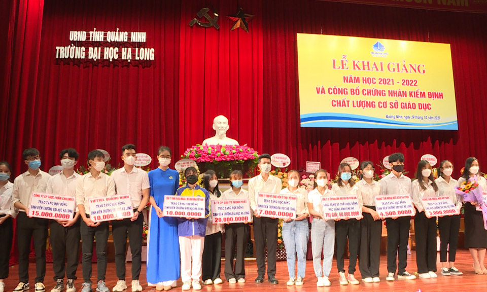 Đại học Hạ Long khai giảng năm học 2021-2022 