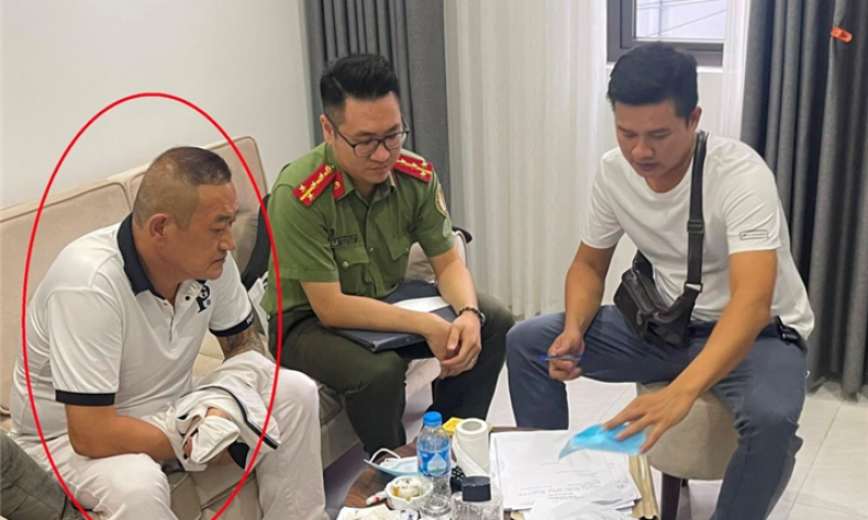 Bắt giữ người nước ngoài bị Interpol truy nã quốc tế