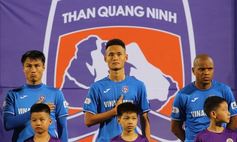 V-League 2022 đượm nỗi buồn khi bóng chưa lăn