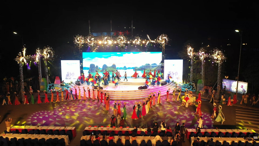 The performance stage was equipped with modern facilities.